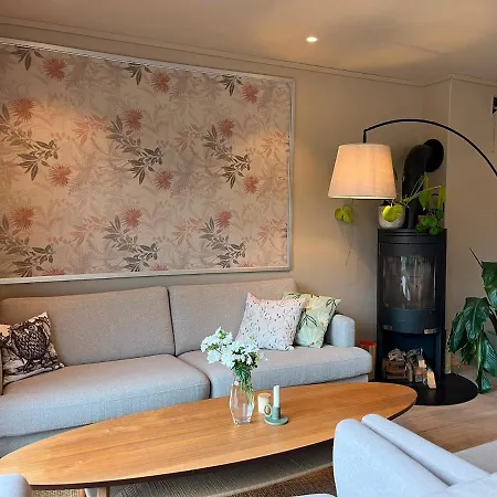 Panoramic Water Views - Modern - Free Parking