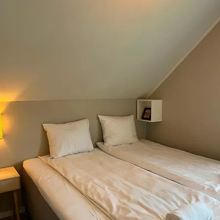 Panoramic Water Views - Modern - Free Parking Apartament