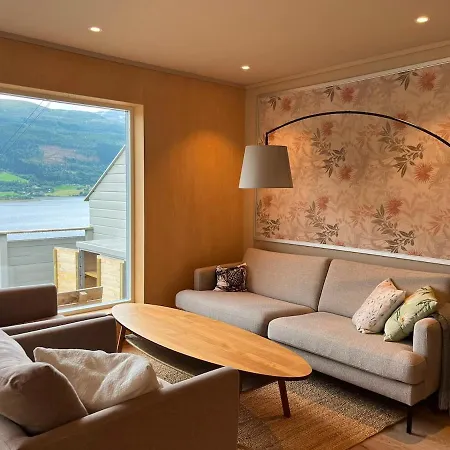 Panoramic Water Views - Modern - Free Parking Apartament *